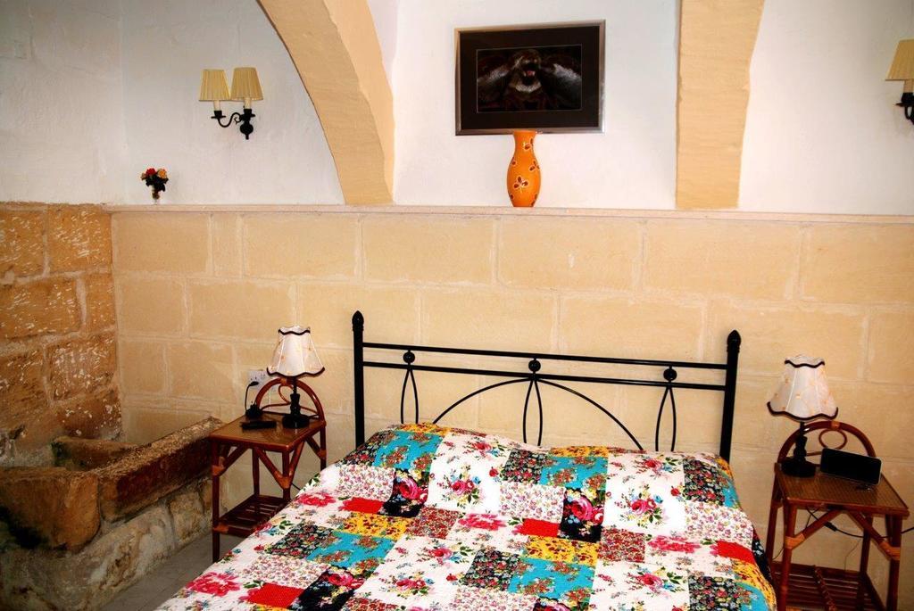 Anna Karistu Accommodation Kerċem Zimmer foto
